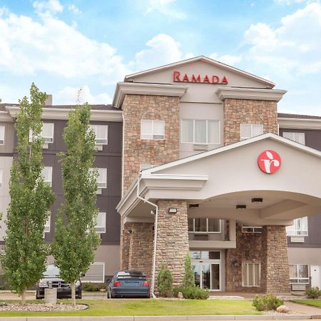 Ramada By Wyndham Camrose Hotel Luaran gambar