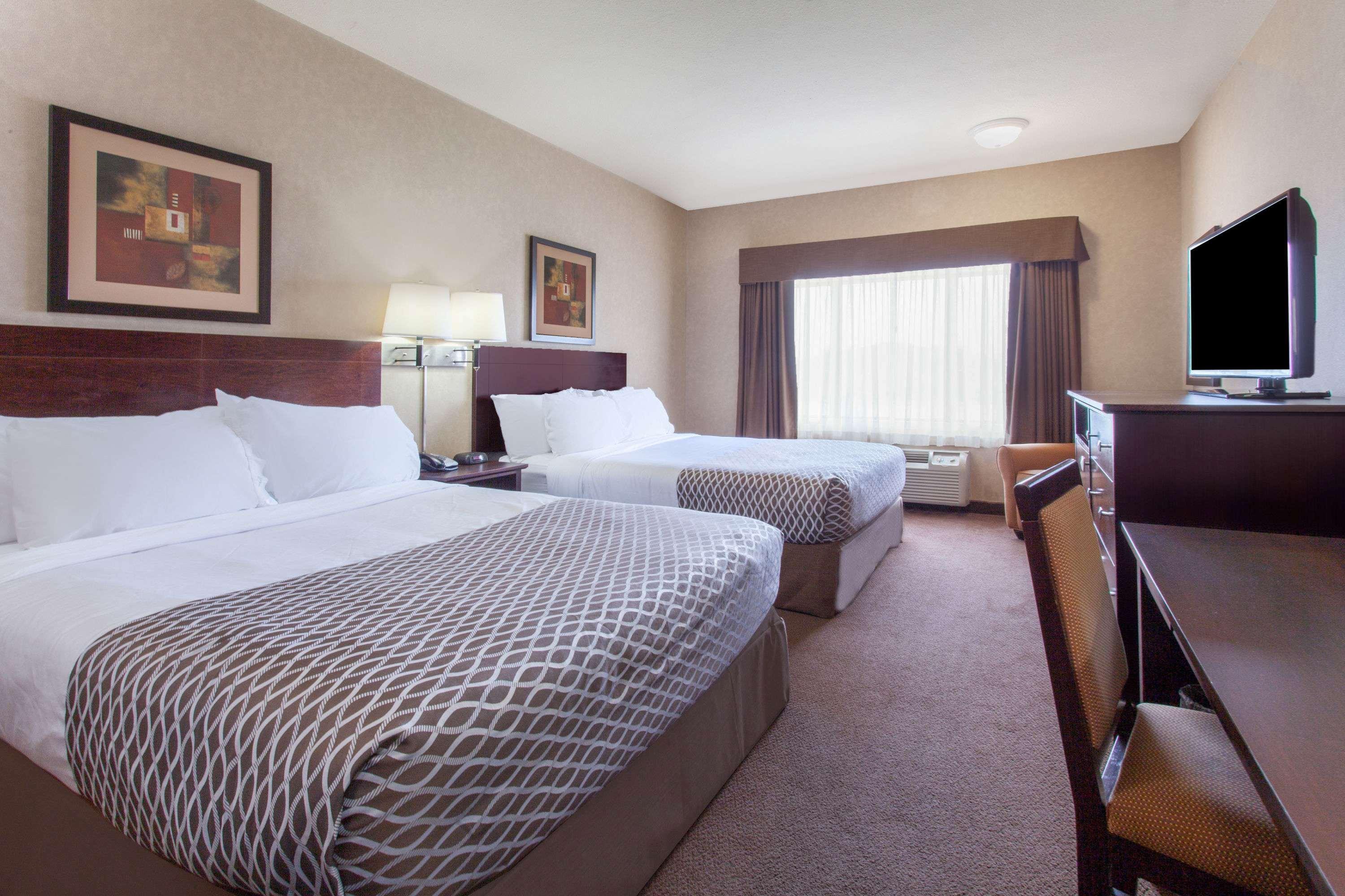 Ramada By Wyndham Camrose Hotel Luaran gambar