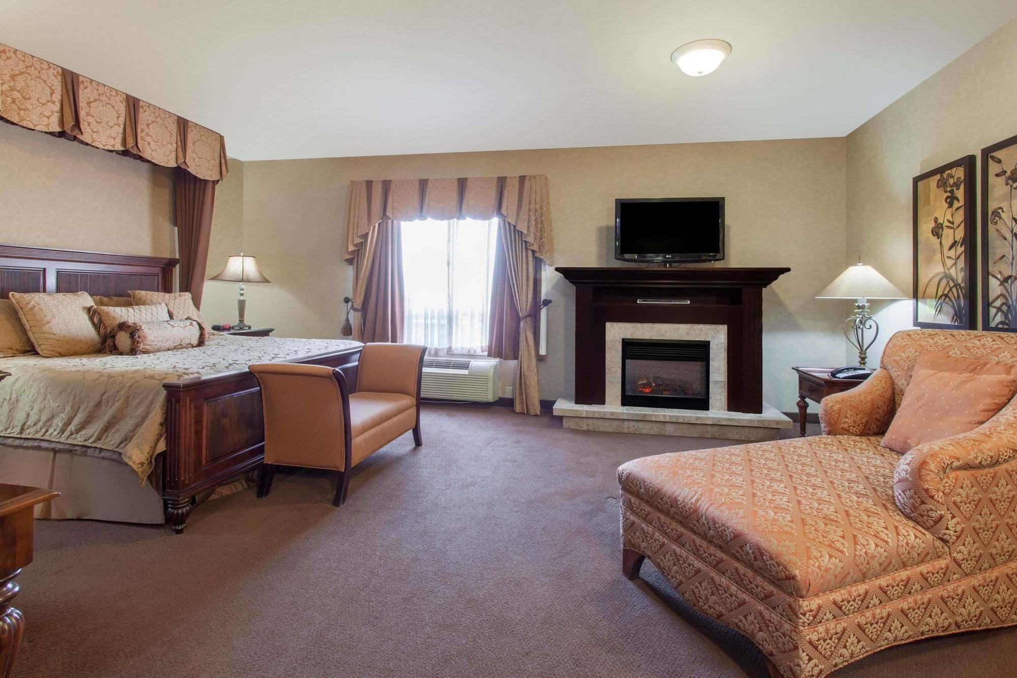 Ramada By Wyndham Camrose Hotel Luaran gambar