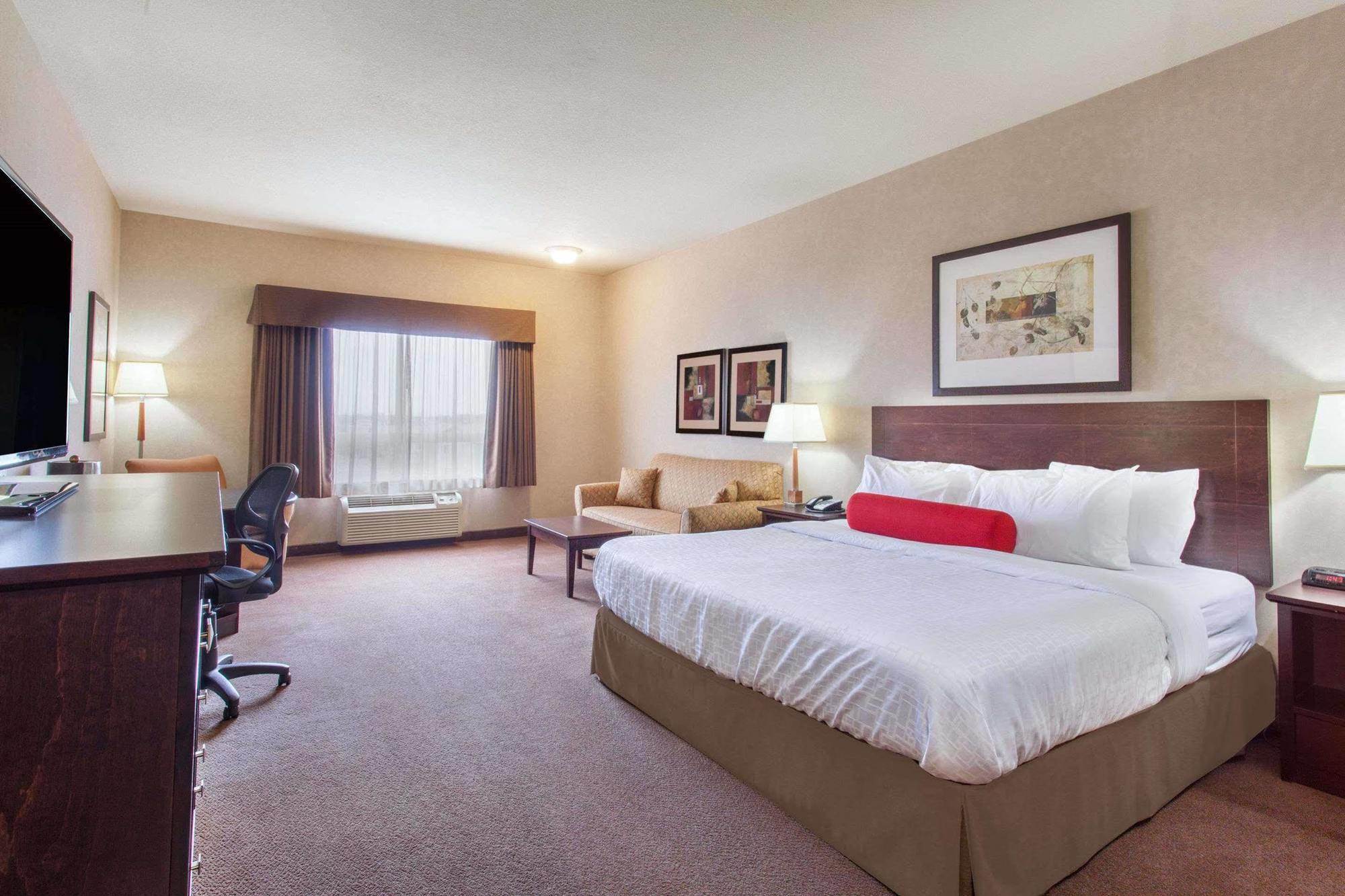 Ramada By Wyndham Camrose Hotel Luaran gambar