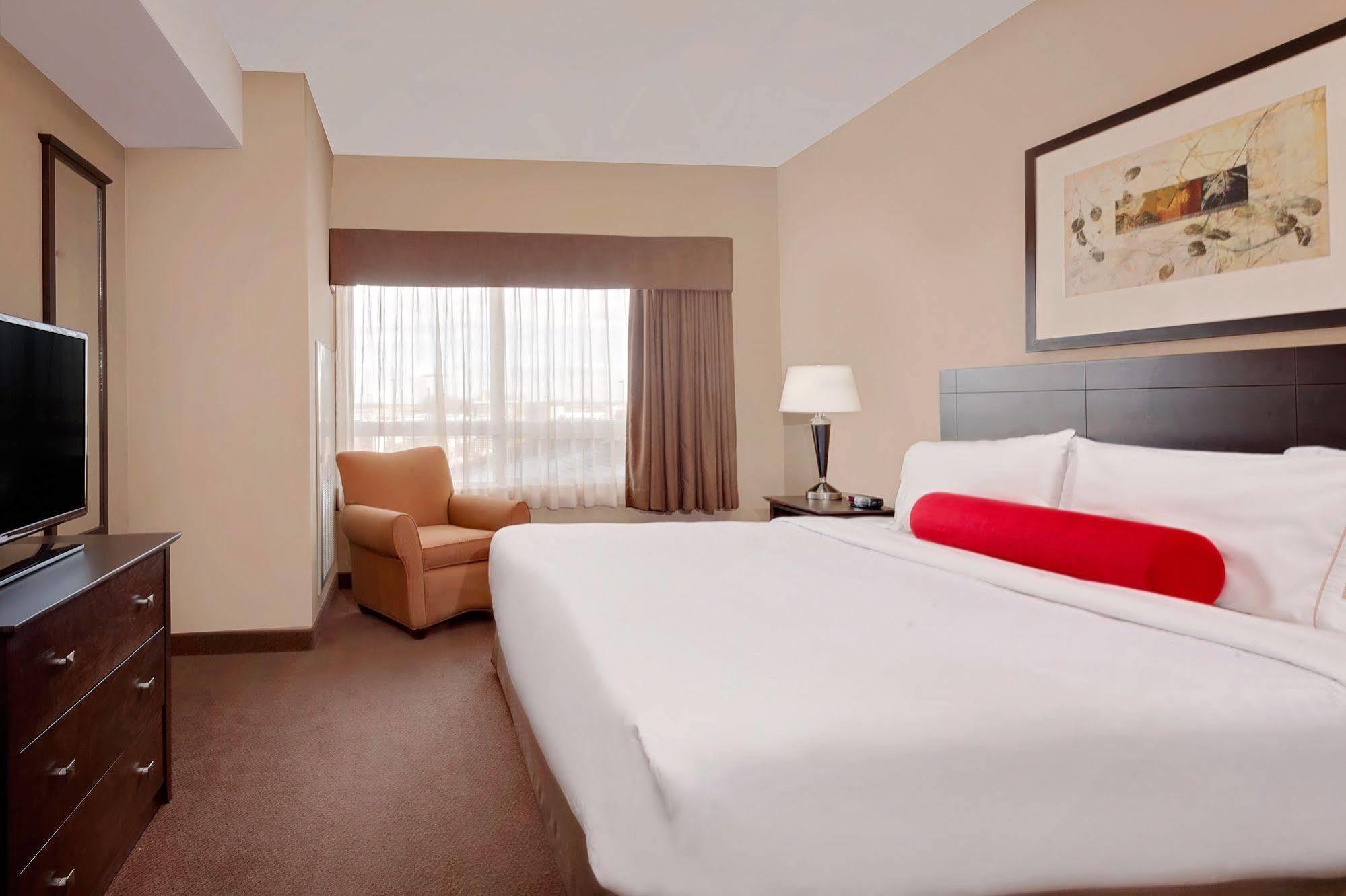 Ramada By Wyndham Camrose Hotel Luaran gambar